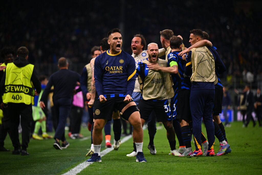 Inter players celebrate against Barcelona.