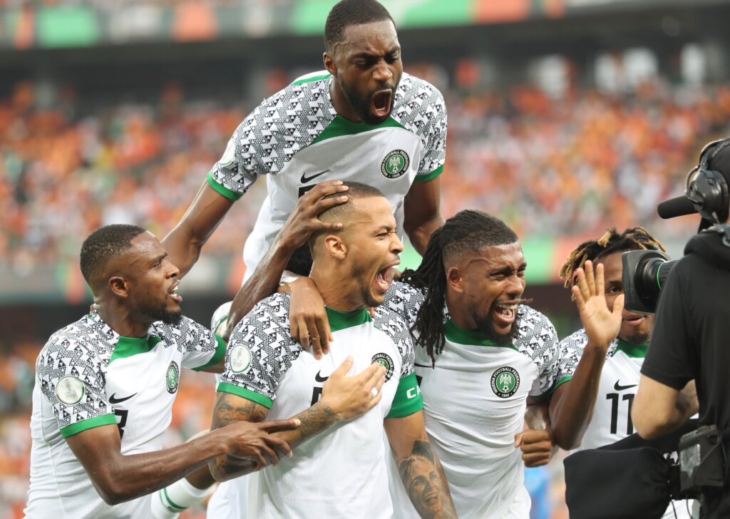 Oltsport.com Super Eagles players celebrate William-Troost Ekong's winner against Ivory Coast.